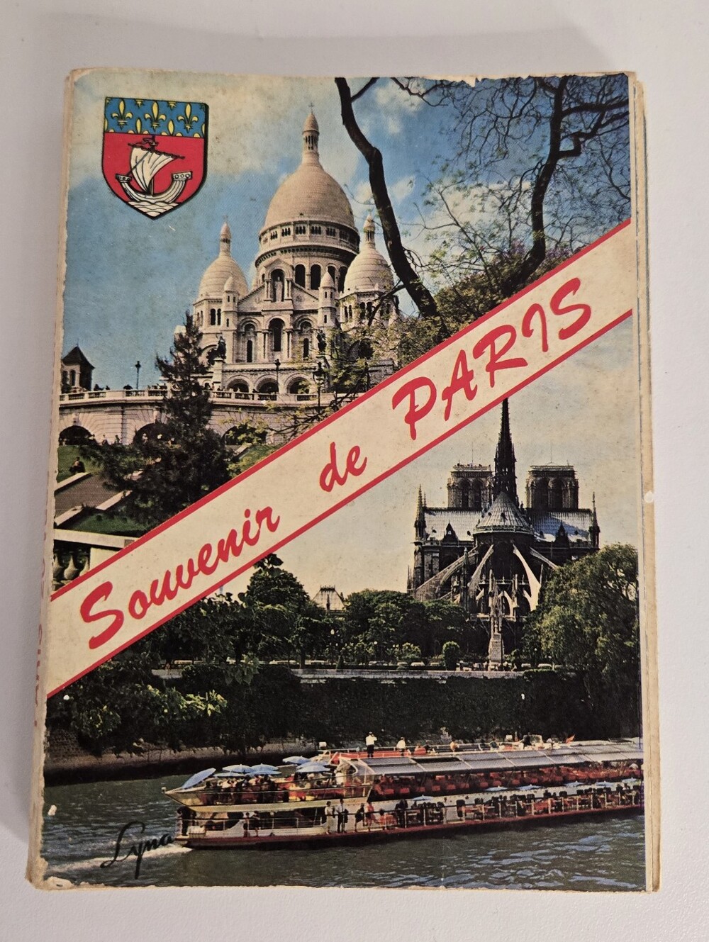 Vintage Souvenir de Paris France Lyna Postcard Book 20 Color Photo Postcards